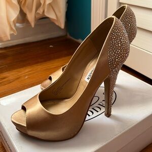 Steve Madden Gold Platform Crystal Pumps - Size 6